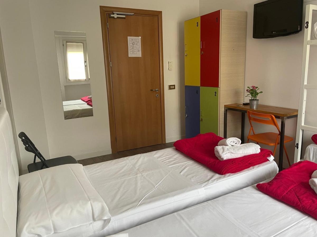 Lake Garda Hostel Salo Luaran gambar