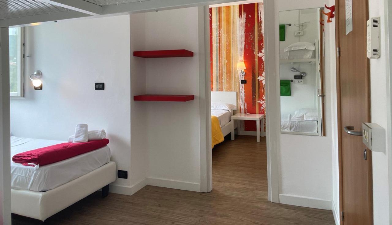 Lake Garda Hostel Salo Luaran gambar