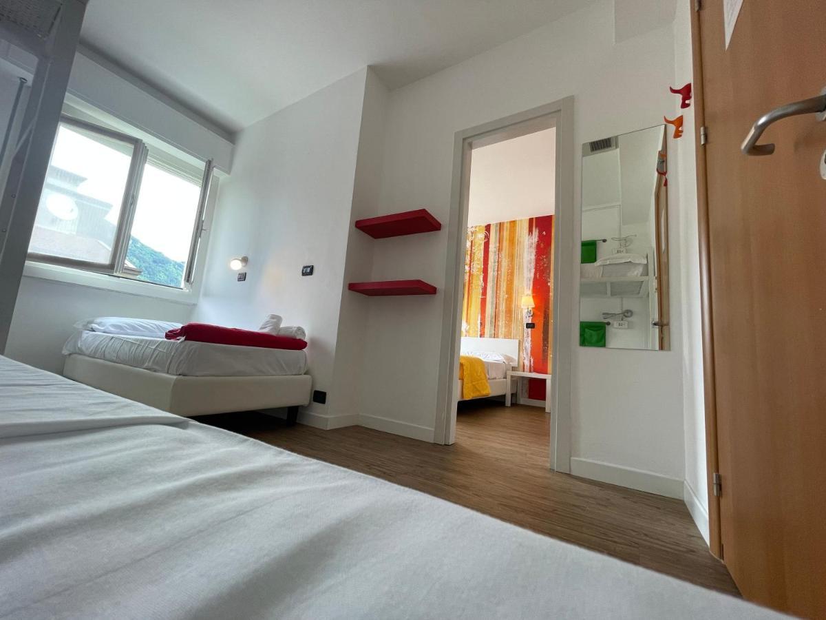 Lake Garda Hostel Salo Luaran gambar