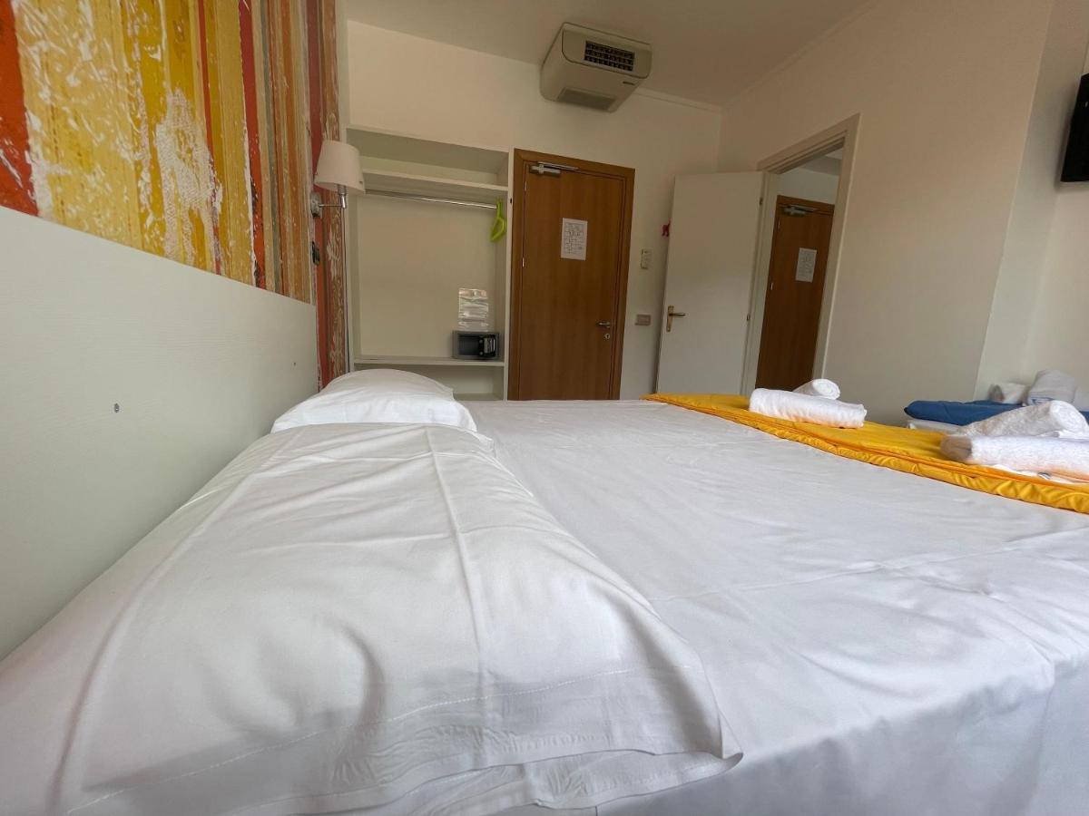Lake Garda Hostel Salo Luaran gambar