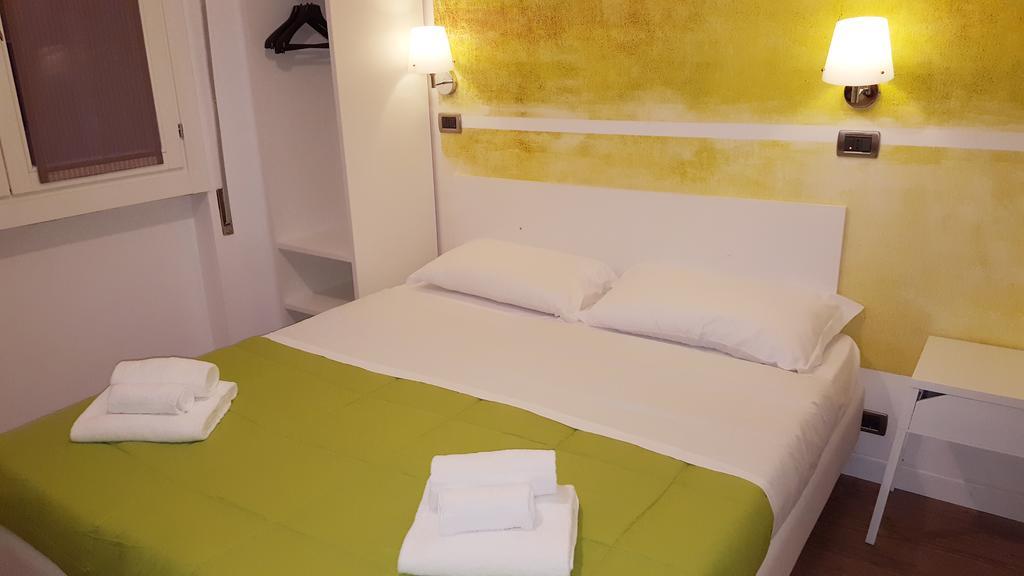Lake Garda Hostel Salo Luaran gambar