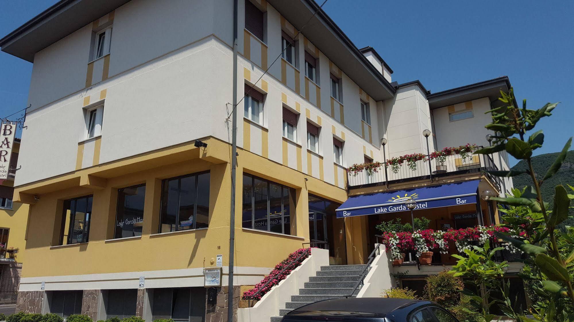 Lake Garda Hostel Salo Luaran gambar